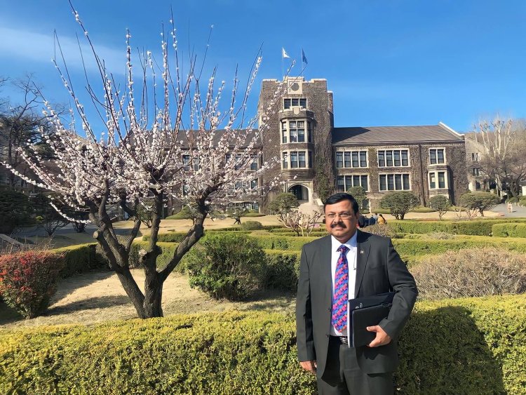 DR. S.K. MAHAPATRA ASSUMES OFFICE AS DIRECTOR GENERAL OF JK BUSINESS SCHOOL AND GHS-IMR